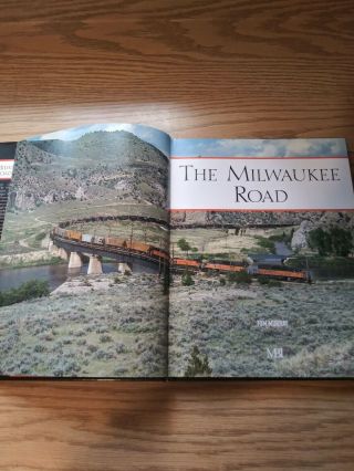 The Milwaukee Road by Tom Murray MBI Railroad Color History Hardcover Book 2