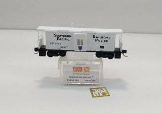 Microtrains 13000070 Southern Pacific Railroad Police Bay Wndw Caboose 4762 Ln
