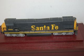 Santa Fe 6682 Life - Like Locomotive Ho Model Train - - As - Is