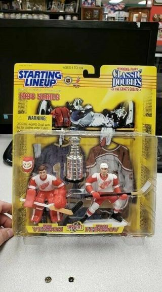 1998 Starting Lineup Classic Doubles Mike Vernon Sergei Fedorov Red Wings W/ Cup