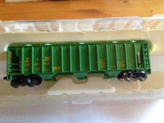 N Scale Con - Cor L&n 3 Bay Covered Hopper Nos W/ Metal Wheels & Knuckle Couplers
