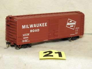 Accurail Ho Scale Milwaukee Road Boxcar Ready To Run