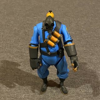 The Pyro Team Fortress Figure Blue [loose] Neca Valve Neca Action
