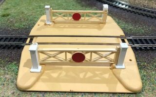 Hornby Dublo 2460 Level Crossing For 2 Rail Systems