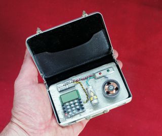 1/6 Scale Miniature Model Briefcase Nuke Bomb