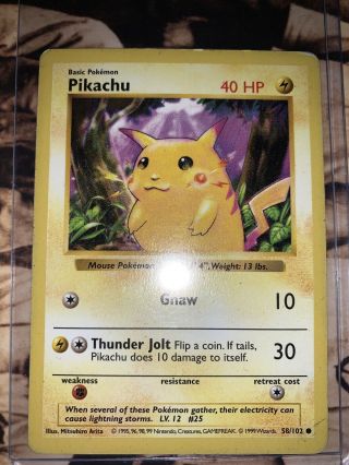 Pokémon Pikachu 1998 Red Cheeks 58/102 W/ Protector Classic Rare