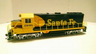Bachmann Ho Train Santa Fe Powered Diesel Locomotive
