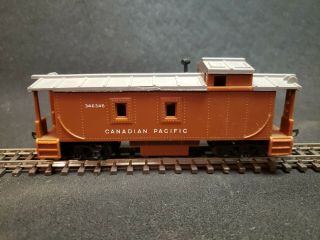 Tri - Ang R.  1152 Canadian Pacific 346346 Caboose Brown/gray Roof