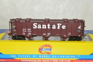 Ho Athearn Rtr Santa Fe Ry Ps - 2 2893 3 Bay Covered Hopper Car Train