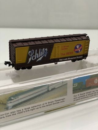 Con - Cor N Scale Freight Train Car,  Schlitz Beer 40’ Wood Reefer Urtz 95298