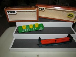 2 Vintage Tyco Train Ho Magnetic Load Freight Cars Uss & Burlington Northern