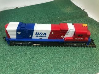 Ho Scale Tyco Diesel Locomotive Engine 4301 Usa Express Red,  White & Blue