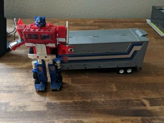 Vintage Transformers G1 - Optimus Prime - Autobot Leader (1984)