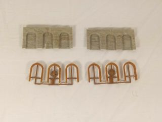 N Scale Faller Retaining Walls With Arched Recessed Arcades 2560