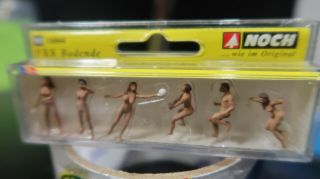 Noch Ho Scale Boxed No 15844 Nudist Playing Volley Ball Yeah