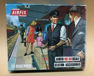 Airfix Ho / Oo Scale Station Accessories - S 42