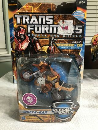 Transformers Generations Reveal The Shield Deluxe Class Wreck - Gar