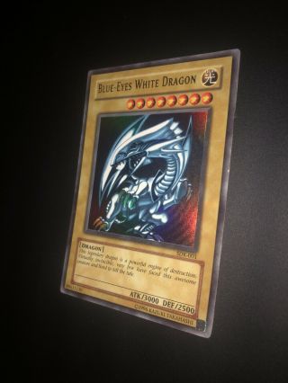 Ultra Rare Yugioh Blue Eyes White Dragon Sdk - 001 Card In Nm