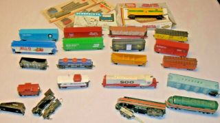 Tyco 4301 Ho Locomotive Soo W/ Soo Caboose And Several Freight Cars