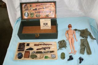 Vintage Gi Joe Hasbro And Foot Locker With Accessories