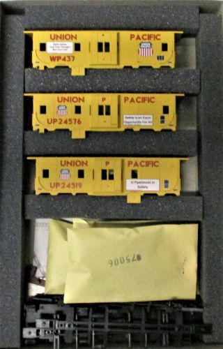 Athearn Special Edition 2305 Bay Window Caboose Set Union Pacific Ho Scale