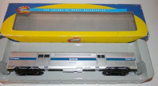 Athearn Ho Scale Amtrak 1228 Streamlined Baggage Car 7900