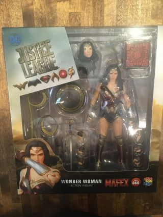 Mafex No.  060 Wonder Woman Justice League Action Figure Medicom Usa