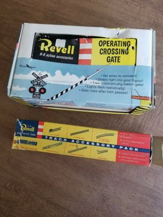 Vintage Ho Revell Operating Crossing Gate And Operating Uncoupler (6) N.  O.  S.