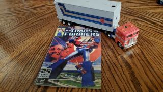 Hasbro Transformers Universe: 25th Anniversary Optimus Prime Robots Action Figu…