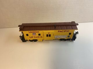 Ho Athearn 1180 Union Pacific Up Bay Window Caboose 24516
