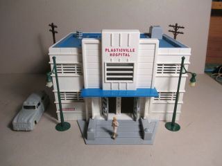 Vintage Plasticville Hospital (hs - 6),  White Sides,  Blue Roof,  Complete,  W/