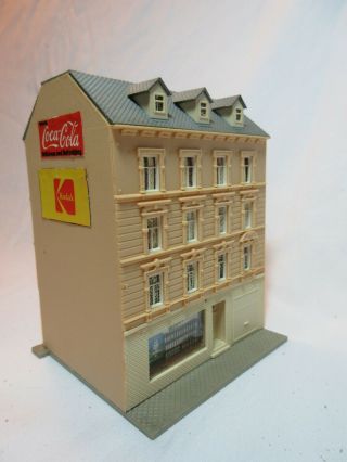 N Scale Pola 4 Story Building Beer And Soda Store Assembled & Detailed