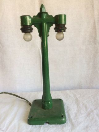 Vintage American Flyer Green Metal Double Street Lamp With Round Lamps