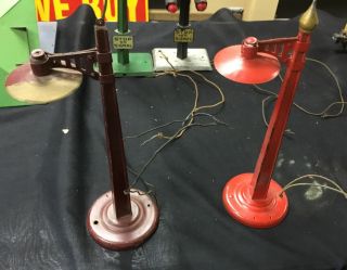 2 Vintage Ives Lionel American Flyer O Metal Lamp Posts Tower Harder To Find