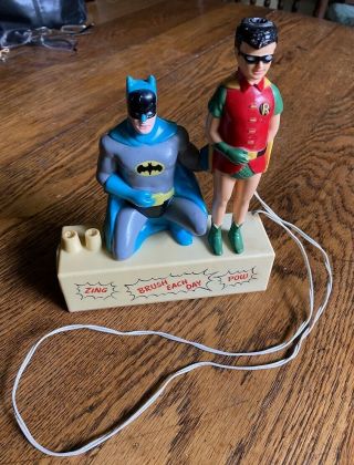 Vintage Batman & Robin Battery Powered Toothbrush Holder  1977 Janex
