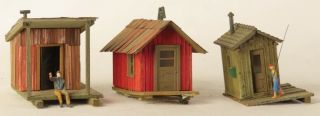 Ho Scale Pre - Built Three Small Sheds Make The Scene Weathered Fully Assembled