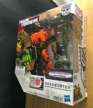 2014 Transformers Generations Thrilling 30 Voyager Class Autobot Roadbuster