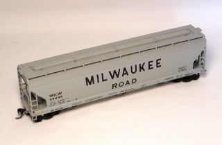 Rtr Ho Accurail Acf 3 - Bay Centerflow Covered Hopper 2007 Milwaukee Road 99999