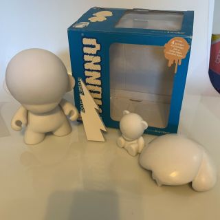 Kidrobot Munny White Vinyl Toy Do It Yourself Design 2008 Dunny With Accesories