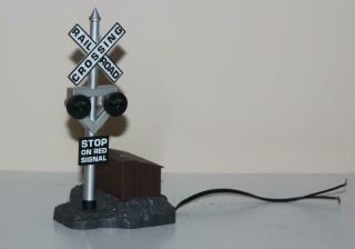 Lifelike 1962 G Scale Lighted Railroad Crossing Signal Accessory