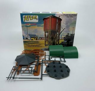 Atlas 703 Ho Water Tower Building Kit Ln/box