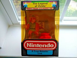A Trap Attacks Link - The Legend Of Zelda Trophy Figure,  Nintendo [sealed]