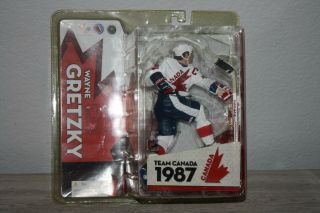 2005 Mcfarlane Toys Wayne Gretzky Team Canada 1987