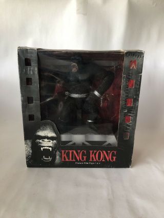 Mcfarlane Movie Maniacs King Kong Deluxe Box Set With Stage