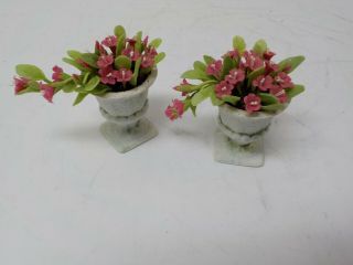 Pola Set Of Two Lilac Blossoms In Plant Holder G Scale