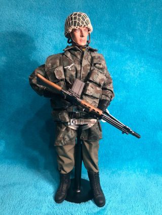 1/6 Dragon Did Ww2 Wwii German Fallschirmjager Soldier Action Figure With Stand.