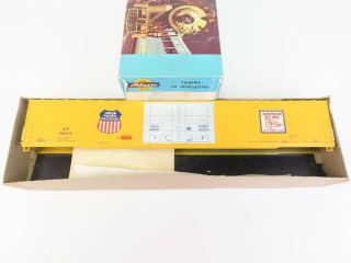 Ho Scale Athearn Kit 1976 Up Union Pacific 4 - Door Hi Cube 86 