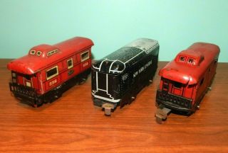 Vintage Marx Tin Train York Central Lines Tender & 2 Caboose 551 556 694