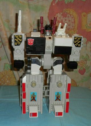 G1 Transformers Metroplex Body With R,  L Fist Only