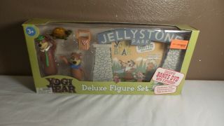 Yogi Bear Jellystone Park Deluxe Figure Set Bonus Dvd 3 Episodes